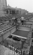 1988-1989, Warszawa, Polska.
Remont Mostu Poniatowskiego, wymiana starych elementów konstrukcyjnych.
Fot. Jarosław Tarań, zbiory Ośrodka KARTA [89-48] 
