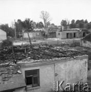 11.07.1968, Lubowidz, woj. mazowieckie, Polska.
Widok na spalone domostwa.
Fot. Jarosław Tarań, zbiory Ośrodka KARTA