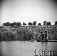 15.08.1968, Polska.
Polowanie na kaczki - widok na łódź i pola uprawne.
Fot. Jarosław Tarań, zbiory Ośrodka KARTA

