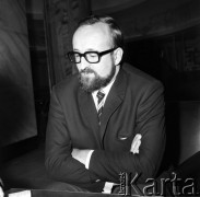 23.12.1968, Polska.
Portret kompozytora i dyrygenta Krzysztofa Pendereckiego. 
Fot. Jarosław Tarań, zbiory Ośrodka KARTA