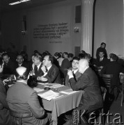 2.10.1968, Warszawa, Polska.
Konferencja Partyjna Dzielnicy Wola. Premier Józef Cyrankiewicz oraz działacze partyjni siedzą przy stołach. Na ścianie widnieje napis: 