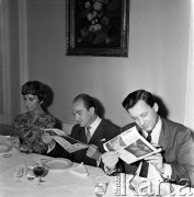 1.06.1968, Jabłonna k/Warszawy, Polska.
Spotkanie artystów w ośrodku konferencyjno-wypoczynkowym Polskiej Akademii Nauk, goście czytają 
