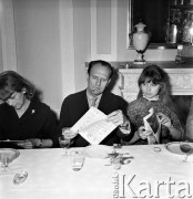1.06.1968, Jabłonna k/Warszawy, Polska.
Spotkanie artystów w ośrodku konferencyjno-wypoczynkowym Polskiej Akademii Nauk, goście czytają 