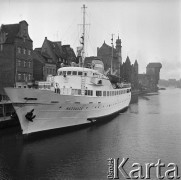 03.02.1968, Gdańsk, Polska.
Migawki z Gdańska. Statek wycieczkowy 