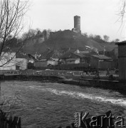 01.02.1968, Iłża, woj. Kielce, Polska.
Widok na wzgórze zamkowe z basztą z XIV wieku.
Fot. Jarosław Tarań, zbiory Ośrodka KARTA