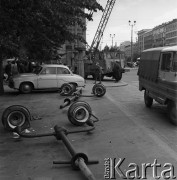 05.06.1968, Warszawa, Polska.
MDM, wymiana latarni przy ulicy Marszałkowskiej.
Fot. Jarosław Tarań, zbiory Ośrodka KARTA 
