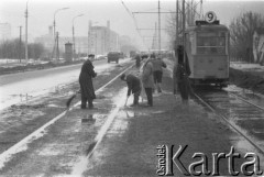 07.03.1963, Warszawa, Polska.
Zalane tory tramwajowe na Ochocie.
Fot. Jarosław Tarań, zbiory Ośrodka KARTA [63-11]

