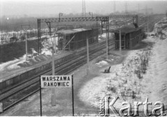 07.03.1963, Warszawa, Polska.
Budowa wiaduktu nad torami kolejowymi na Rakowcu.
Fot. Jarosław Tarań, zbiory Ośrodka KARTA [63-11]

