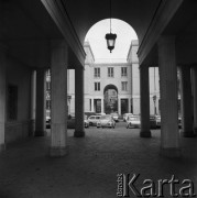 Październik 1968, Warszawa, Polska. 
Ulica Kubusia Puchatka w Śródmieściu.
Fot. Jarosław Tarań, zbiory Ośrodka KARTA