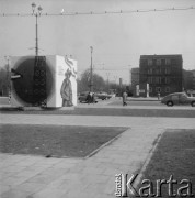 29.04.1963, Warszawa, Polska.
Dekoracje na 1 Maja.
Fot. Jarosław Tarań, zbiory Ośrodka KARTA [63-68]

