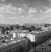 16.08.1968, Warszawa, Polska.
Żoliborz. Widok z dachu kamienicy na ulicy Słowackiego, widoczny dach Teatru Komedia.
Fot. Jarosław Tarań, zbiory Ośrodka KARTA