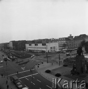 Wrzesień 1968, Warszawa, Polska.
Widok na skrzyżowanie ulicy Targowej i Świerczewskiego (obecnie Aleja Solidarności). Po prawej widoczny Pomnik Polsko-Radzieckiego Braterstwa Broni (nazywany Pomnikiem Czterech Śpiących).
Fot. Jarosław Tarań, zbiory Ośrodka KARTA