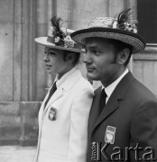 03.07.1968, Warszawa, Polska.
Moda olimpijska. Modelka i model prezentują ubrania członków polskiej ekipy na Letnie Igrzyska Olimpijskie w Meksyku.
Fot. Jarosław Tarań, zbiory Ośrodka KARTA