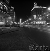 28.11.1968, Warszawa, Polska.
Warszawa nocą. Róg Alei Jerozolimskich i ulicy Kruczej.
Fot. Jarosław Tarań, zbiory Ośrodka KARTA