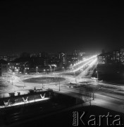 18.11.1968, Warszawa, Polska.
Plac Zawiszy. W prawo odchodzi ulica Towarowa, oświetlona, na wprost - ulica Grójecka. 
Fot. Jarosław Tarań, zbiory Ośrodka KARTA