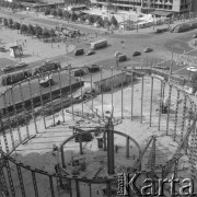Lipiec 1963, Warszawa, Polska.
Budowa Rotundy PKO przy skrzyżowaniu ulic Marszałkowskiej i Alej Jerozolimskich.
Fot. Jarosław Tarań, zbiory Ośrodka KARTA [63-153]

