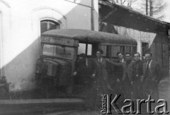 1939, Lwów, Ukraina, ZSRR.
Awto-Traktorno Remontnyj Zawod [przedwojenna fabryka maszyn żniwnych], miejsce pracy Bolesława Pełczyńskiego.
Fot. Bolesław Pełczyński, zbiory Ośrodka KARTA, album rodzinny udostępnił Włodzimierz Pełczyński.

