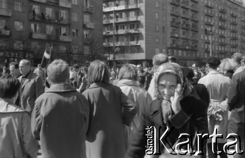 1.05.1965, Warszawa, Polska.
Pochód pierwszomajowy.
Fot. Jerzy Mąkowski, zbiory Fundacji Ośrodka KARTA