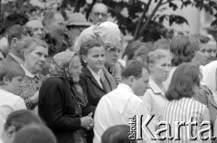 1965, Warszawa, Polska.
Wyścigi konne na Służewcu.
Fot. Jerzy Mąkowski, zbiory Fundacji Ośrodka KARTA