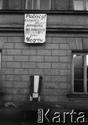 10.1956, Warszawa, Polska.
Zbiórka datków na pomoc Węgrom podczas powstania węgierskiego przed Akademią Sztuk Pięknych na ulicy Krakowskie Przedmieście.
Fot. Jerzy Mąkowski, zbiory Fundacji Ośrodka KARTA