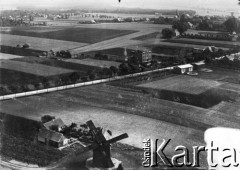 1914-1918, prawdopodobnie Poznań i okolice.
Panorama wiejska. Niemiecka fotografia lotnicza.
Fot. NN, zbiory Ośrodka KARTA, album Seweryna Sacewicza, udostępnił Marek Sacewicz
