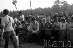 15.08.1985, Częstochowa, Polska.
Pielgrzymi, uczestnicy dorocznej pielgrzymki do Częstochowy, na Jasnej Górze.
Fot. Jolanta Wilkońska, zbiory Ośrodka KARTA
 
