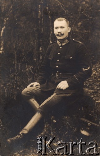1919-1939, Krasnystaw, Lubelskie woj., Polska
Grzegorz Kościuk, od kwietnia 1919 pracownik Policji Państwowej w Krasnymstawie, od 1930 przodownik PP; zamordowany w Twerze w roku 1940.
Fot. NN, zbiory Ośrodka KARTA, udostępnił Krzysztof Kościuk.

