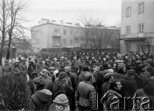 2.12.1981, Warszawa, Polska.
Pacyfikacja Wyższej Oficerskiej Szkoły Pożarniczej.
Fot. NN, kolekcja NZS SGGW, zbiory Ośrodka KARTA, udostępnili Ryszard Marszałek i Jerzy Boruc
