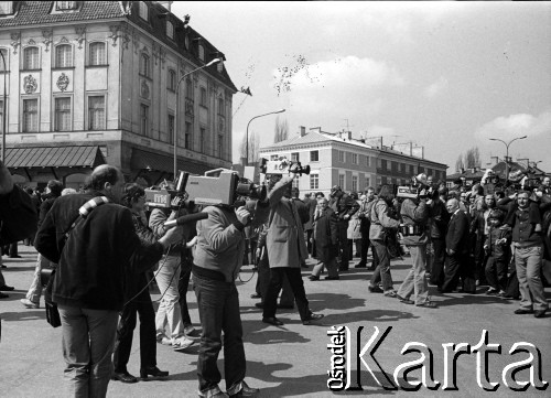 1.05.1982, Warszawa, Polska.
Niezależna manifestacja pierwszomajowa na placu Zamkowym.
Fot. NN, kolekcja NZS SGGW, zbiory Fundacji Ośrodka KARTA, udostępnili Ryszard Marszałek i Jerzy Boruc