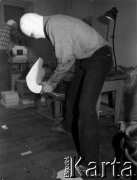 1982-1983, miejsce nieznane, Polska.
Konspiracyjna drukarnia.
Fot. NN, kolekcja NZS SGGW, zbiory Fundacji Ośrodka KARTA, udostępnili Ryszard Marszałek i Jerzy Boruc
