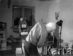 1982-1983, miejsce nieznane, Polska.
Konspiracyjna drukarnia.
Fot. NN, kolekcja NZS SGGW, zbiory Fundacji Ośrodka KARTA, udostępnili Ryszard Marszałek i Jerzy Boruc