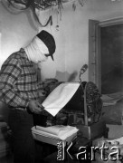 1982-1983, miejsce nieznane, Polska.
Konspiracyjna drukarnia.
Fot. NN, kolekcja NZS SGGW, zbiory Fundacji Ośrodka KARTA, udostępnili Ryszard Marszałek i Jerzy Boruc