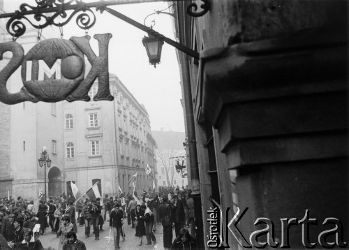 3.05.1982, Warszawa, Polska.
Demonstracja na Starym Mieście.
Fot. NN, kolekcja NZS SGGW, zbiory Ośrodka KARTA, udostępnili Ryszard Marszałek i Jerzy Boruc
