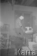 1982-1983, miejsce nieznane, Polska.
Konspiracyjna drukarnia.
Fot. NN, kolekcja NZS SGGW, zbiory Fundacji Ośrodka KARTA, udostępnili Ryszard Marszałek i Jerzy Boruc