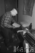 1982-1983, miejsce nieznane, Polska.
Konspiracyjna drukarnia.
Fot. NN, kolekcja NZS SGGW, zbiory Fundacji Ośrodka KARTA, udostępnili Ryszard Marszałek i Jerzy Boruc