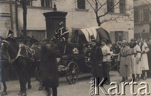 Styczeń 1939, Warszawa, Polska.
Pogrzeb Romana Dmowskiego, trumna na katafalku.
Fot. NN, zbiory Ośrodka KARTA

