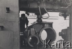 Lata 50., Poznań, Polska.
Zakłady Przemysłu Metalowego im. Hipolita Cegielskiego, hala produkcyjna.
Fot. NN, zbiory Ośrodka KARTA

