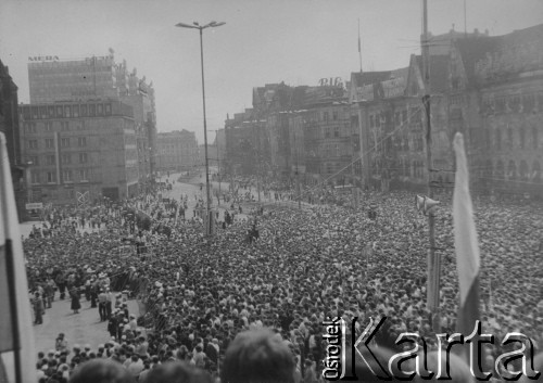 28.06.1981, Poznań, Polska.
Odsłonięcie i poświęcenie pomnika Ofiar Czerwca 1956, msza święta.
Fot. NN, zbiory Ośrodka KARTA

