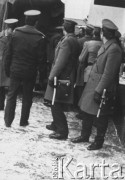 Listopad-grudzień 1981, Katowice, Polska.
Funkcjonariusze milicji podczas akcji wysiedlania osób, które bezprawnie zajęły mieszkania w bloku.
Fot. NN, zbiory Ośrodka KARTA

