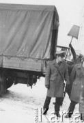 Listopad-grudzień 1981, Katowice, Polska.
Funkcjonariusze milicji podczas akcji wysiedlania osób, które bezprawnie zajęły mieszkania w bloku.
Fot. NN, zbiory Ośrodka KARTA

