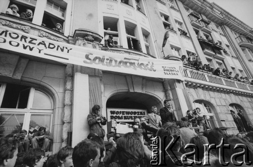 Maj 1981, Wrocław, Polska.
Wiec przed siedzibą NSZZ 