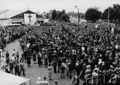 31.08.1981, Wrocław, Polska.
Msza święta na terenie zajezdni autobusowej.
Fot. NN, zbiory Ośrodka KARTA

