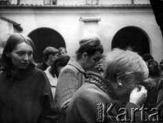 3.05.1982, Warszawa, Polska.
Stan wojenny - pacyfikacja niezależnej manifestacji solidarnościowej na Starym Mieście.
Fot. NN, zbiory Ośrodka KARTA