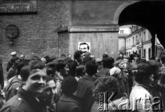 3.05.1982, Warszawa, Polska.
Stan wojenny - niezależna manifestacja solidarnościowa na Starym Mieście.
Fot. NN, zbiory Ośrodka KARTA