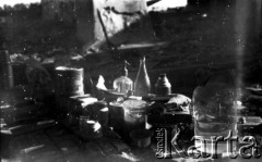 Sierpień 1944, Warszawa, Generalne Gubernatorstwo.
Powstanie Warszawskie. Kryjówka na dachu domu przy ul. Raszyńskiej 58. 