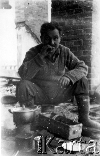 Sierpień 1944, Warszawa, Generalne Gubernatorstwo.
Powstanie Warszawskie. Żołnierz AK 
