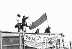 1.05.1982, Warszawa, Polska.
Stan wojenny - manifestacja niezależna na Placu Zamkowym na Starym Mieście, zorganizowana przez podziemne struktury 