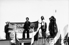 1.05.1982, Warszawa, Polska.
Stan wojenny - manifestacja niezależna na Placu Zamkowym na Starym Mieście, zorganizowana przez podziemne struktury 