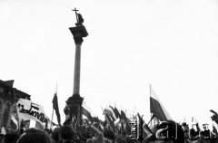 3.05.1982, Warszawa, plac Zamkowy.
Stan wojenny - manifestacja niezależna na Placu Zamkowym na Starym Mieście, zorganizowana przez podziemne struktury 