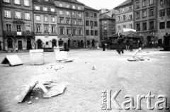 3.05.1982, Warszawa, Rynek Starego Miasta.
Stan wojenny - manifestacja niezależna na Placu Zamkowym na Starym Mieście, zorganizowana przez podziemne struktury 